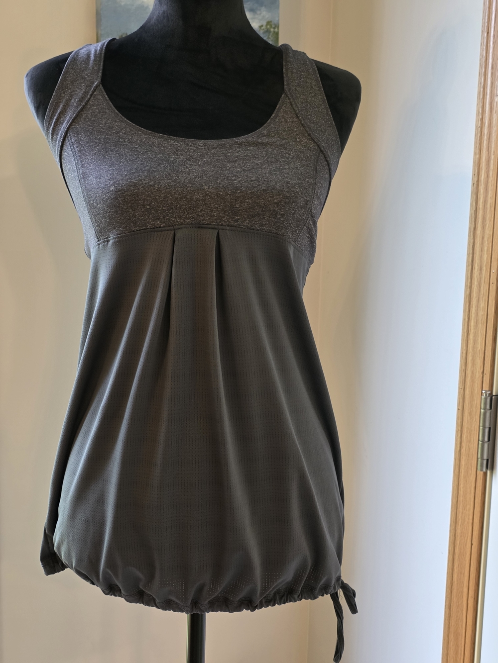 Old Navy Active Loose Fit 2-inOld Navy Gray Scoop-Neck Tank with Drawstring Hem